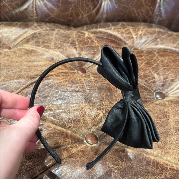 Elegant Black and Silver Headband Set - Picture 5 of 6